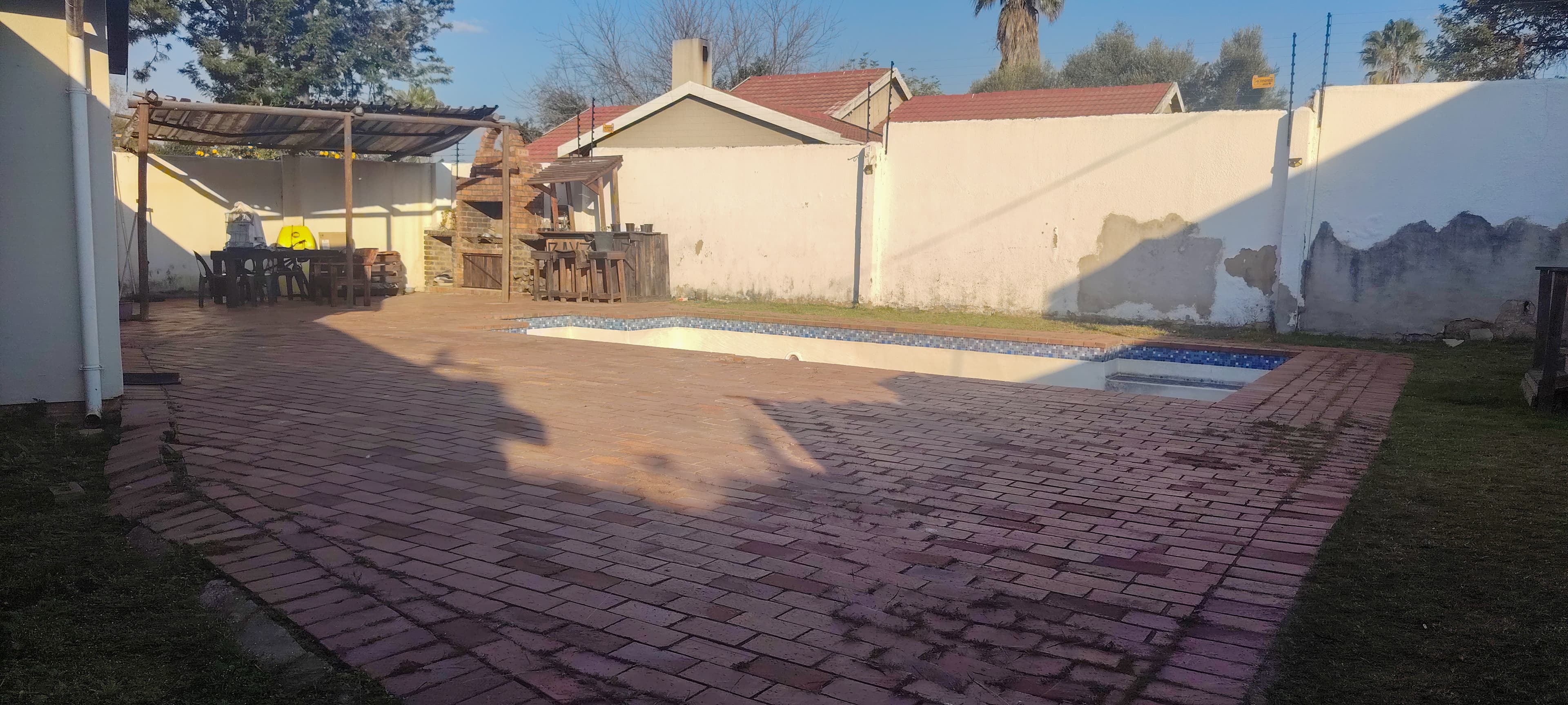 Spacious 4-Bedroom Family Home with Pool, Built-in Braai & Ample Parking — image 23