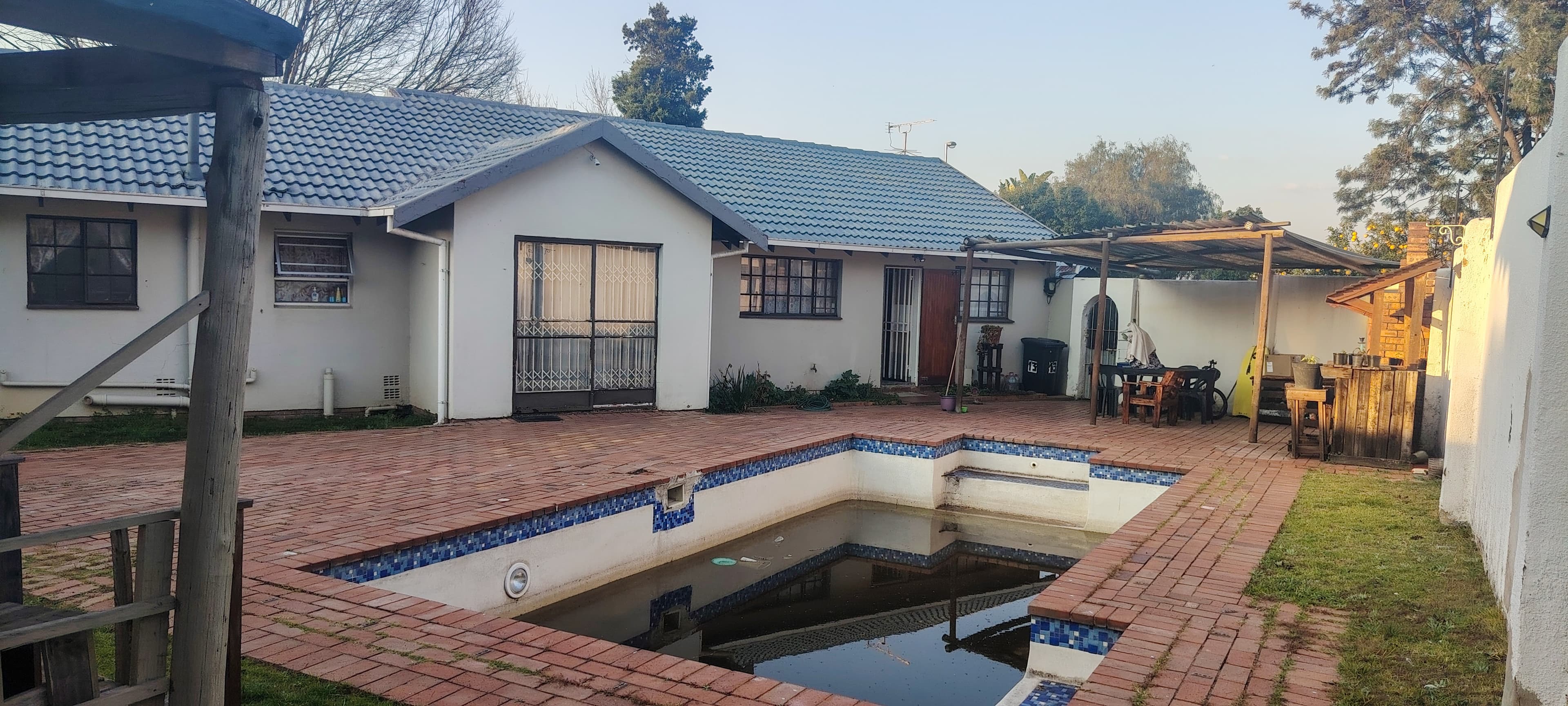 Spacious 4-Bedroom Family Home with Pool, Built-in Braai & Ample Parking — image 37