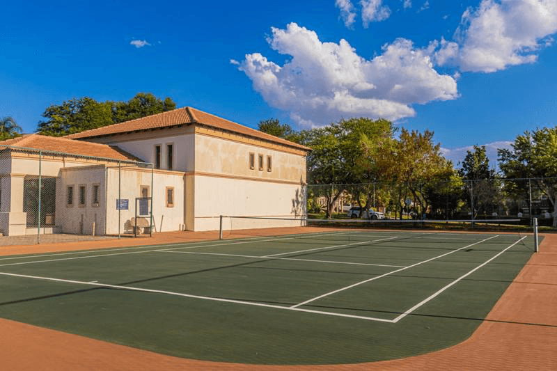 6 Bedroom House For Sale in Blue Valley Golf Estate, Centurion — image 10