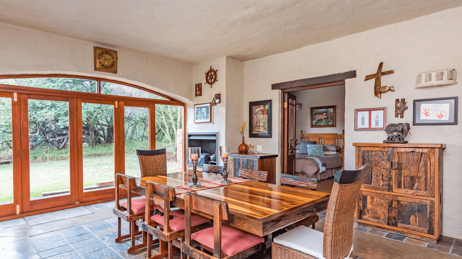 5 Bedroom House For Sale in Featherbrooke Estate, Krugersdorp — image 4