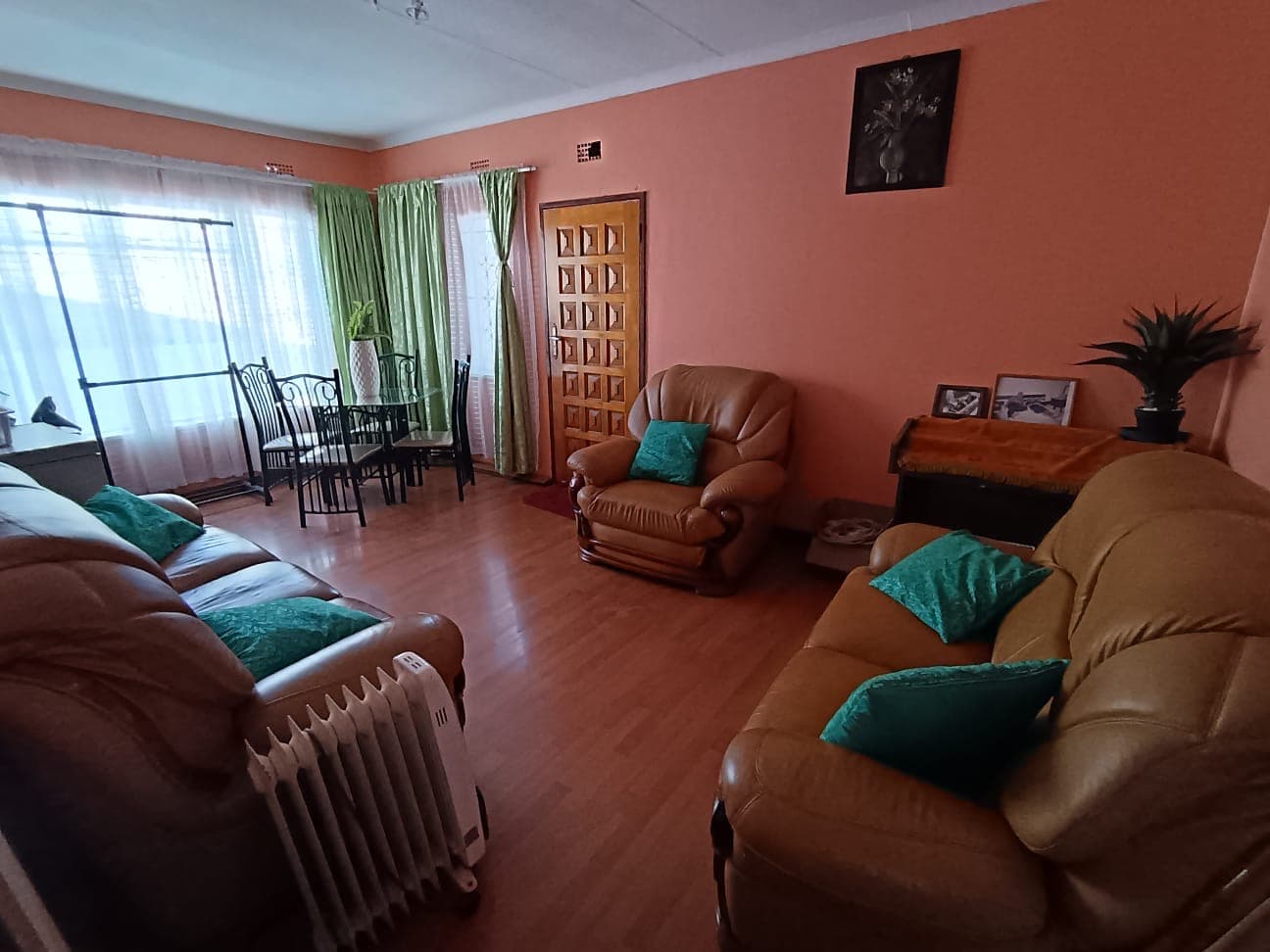 4 Bedroom House For Sale in Ennerdale, Johannesburg — image 11