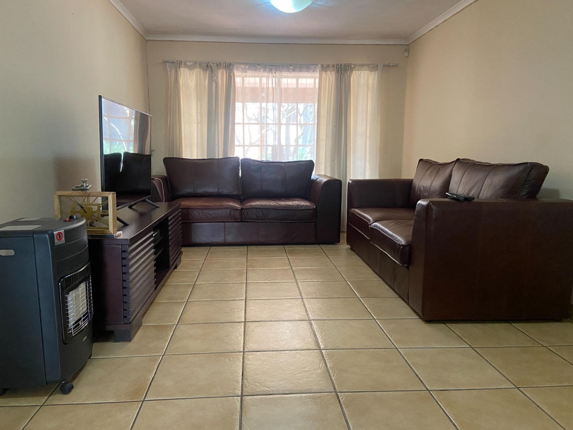 3 Bedroom Apartment / Flat For Sale in Castleview, Germiston — image 9