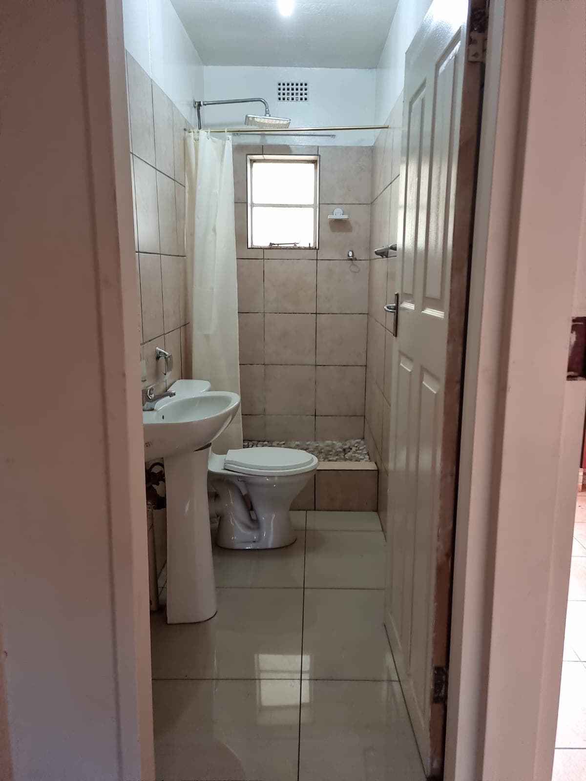 3 Bedroom Apartment / Flat For Sale in West Turffontein, Johannesburg — image 17