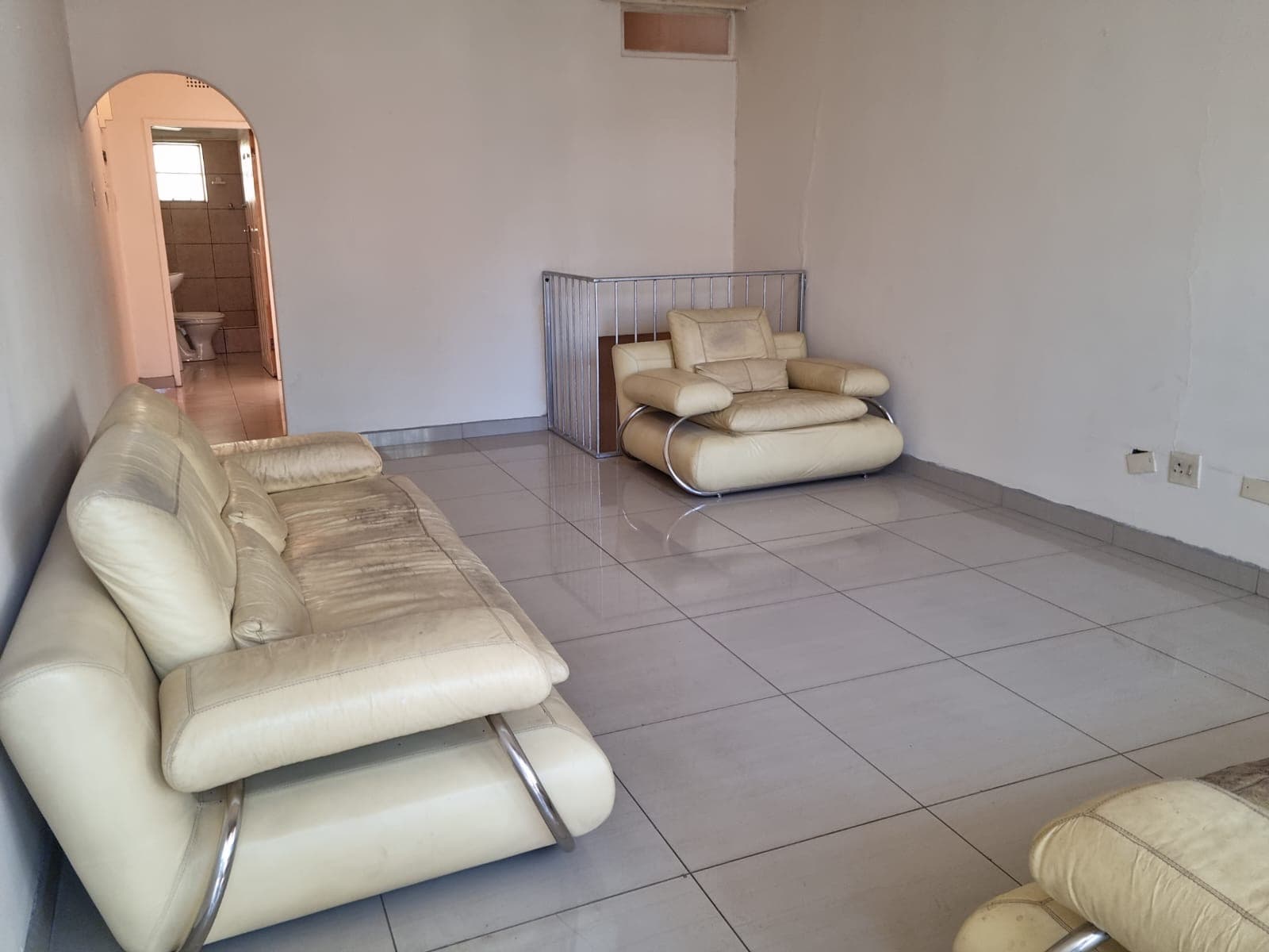 3 Bedroom Apartment / Flat For Sale in West Turffontein, Johannesburg — image 4