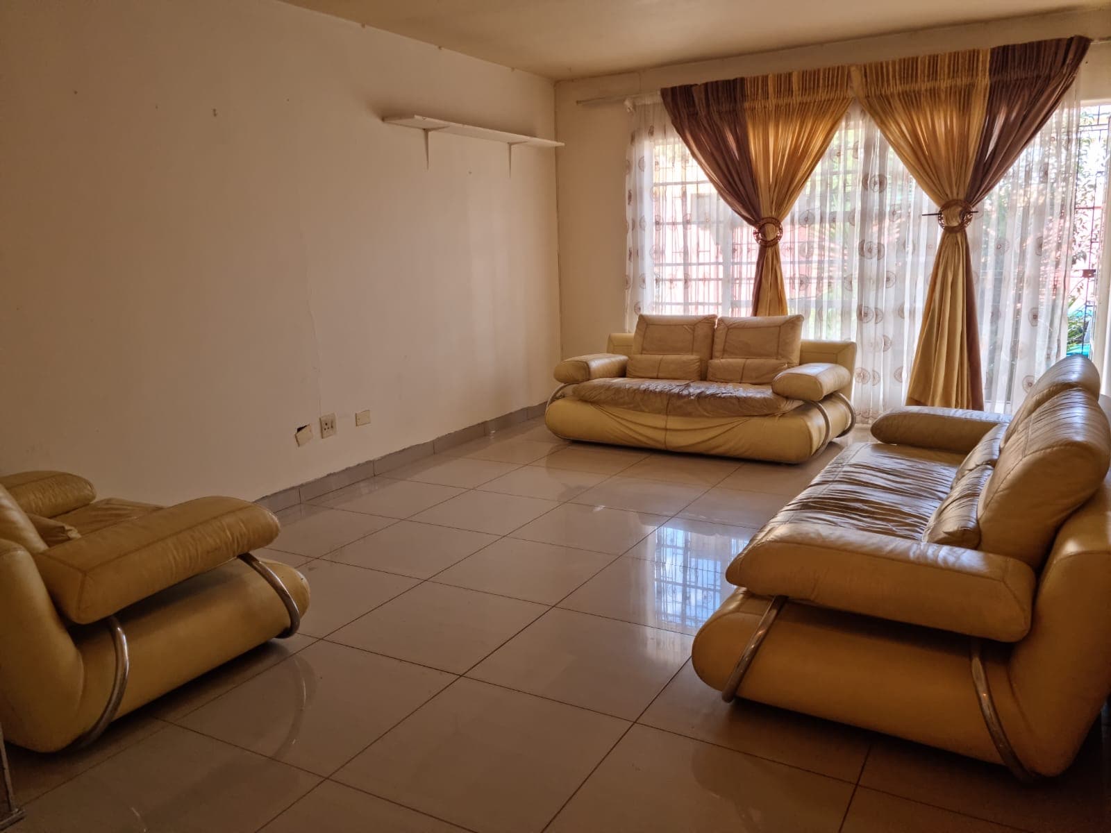 3 Bedroom Apartment / Flat For Sale in West Turffontein, Johannesburg — image 5