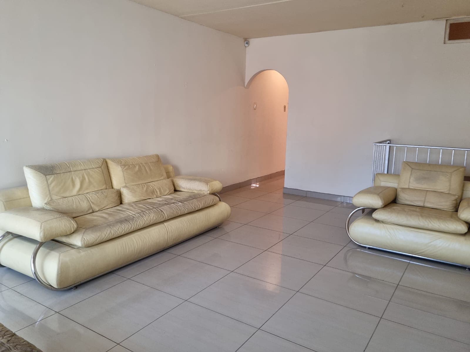 3 Bedroom Apartment / Flat For Sale in West Turffontein, Johannesburg — image 6