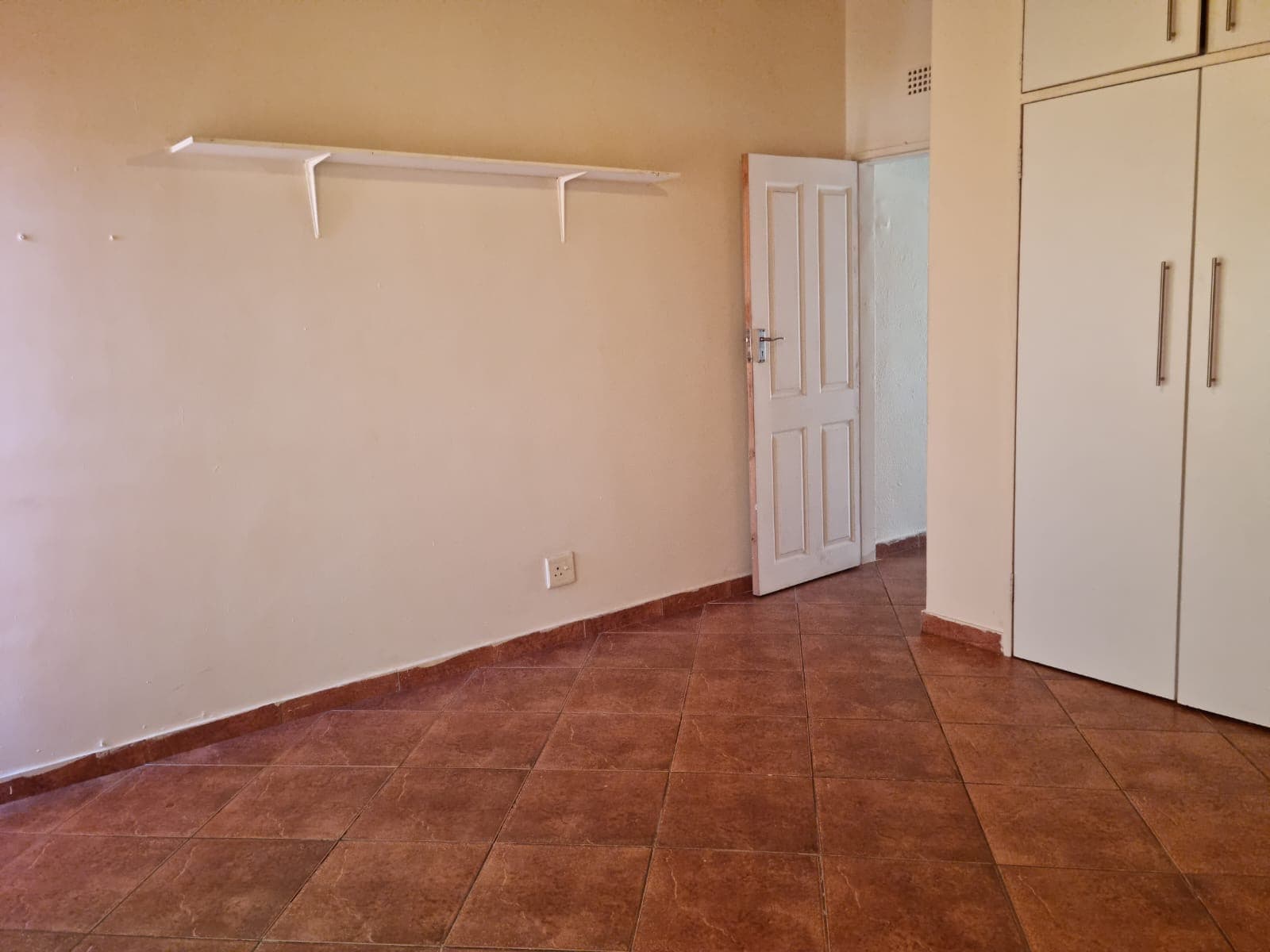 3 Bedroom Apartment / Flat For Sale in West Turffontein, Johannesburg — image 9