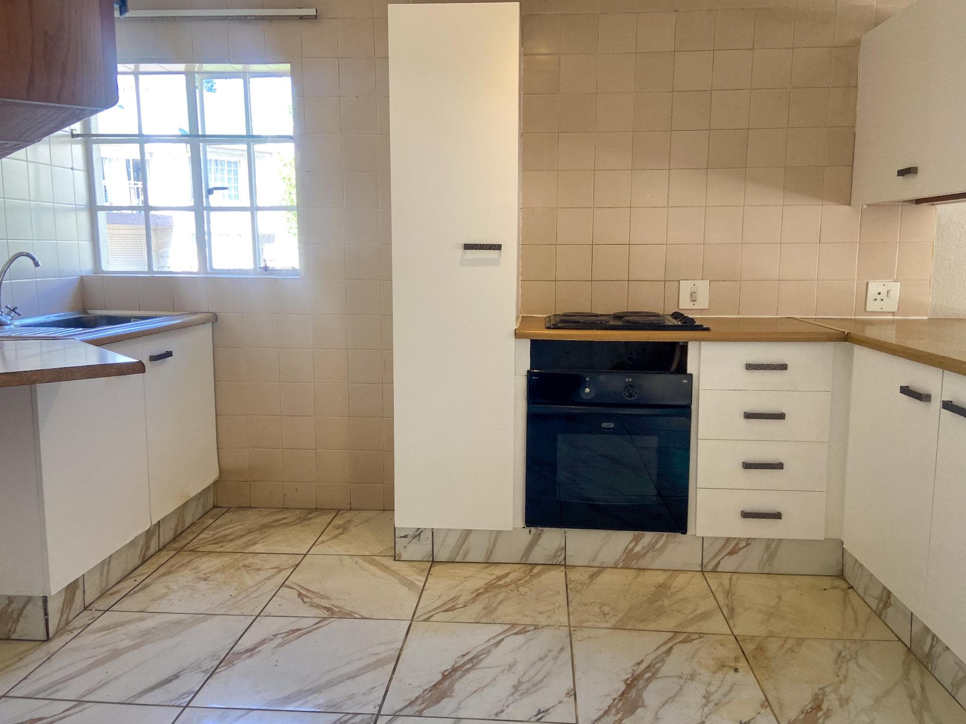 3 Bedroom Townhouse For Sale in Helderkruin, Roodepoort — image 10