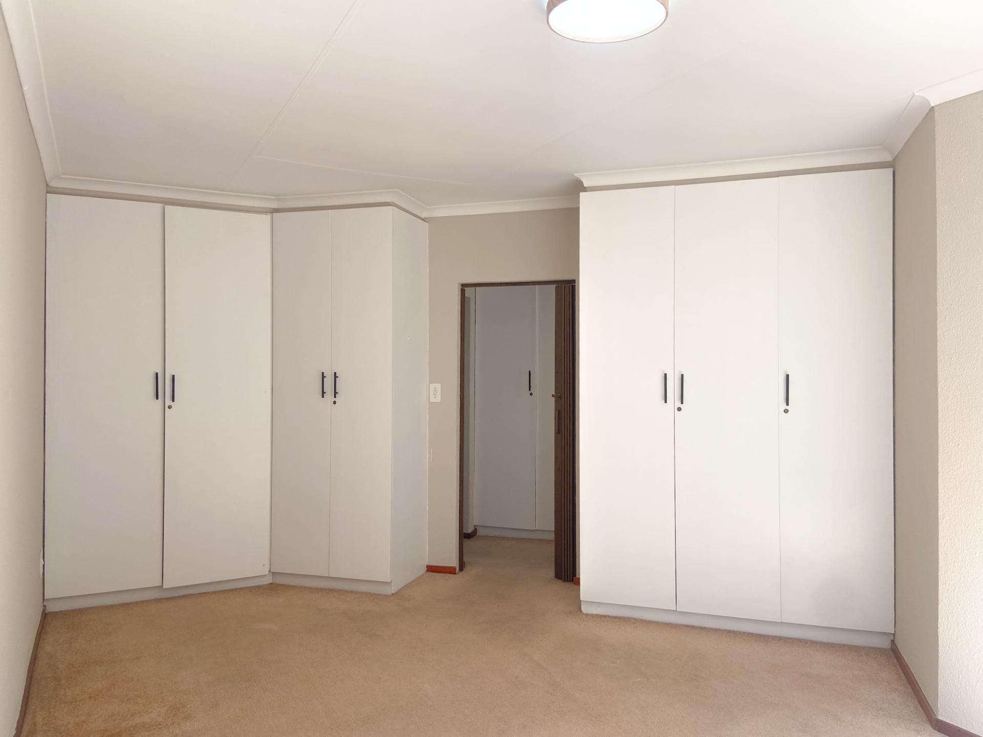 3 Bedroom Townhouse For Sale in Helderkruin, Roodepoort — image 13
