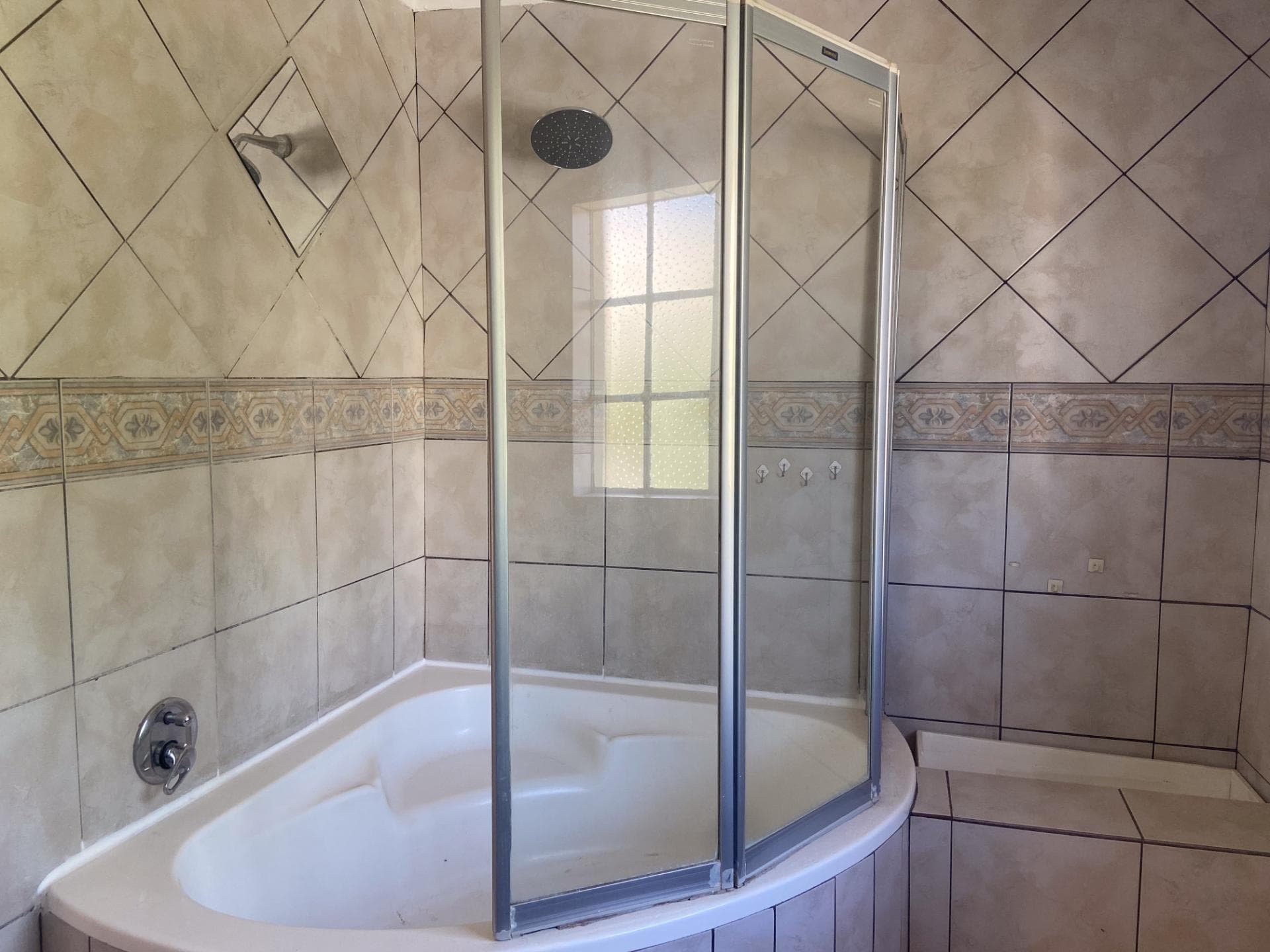 3 Bedroom Townhouse For Sale in Helderkruin, Roodepoort — image 5
