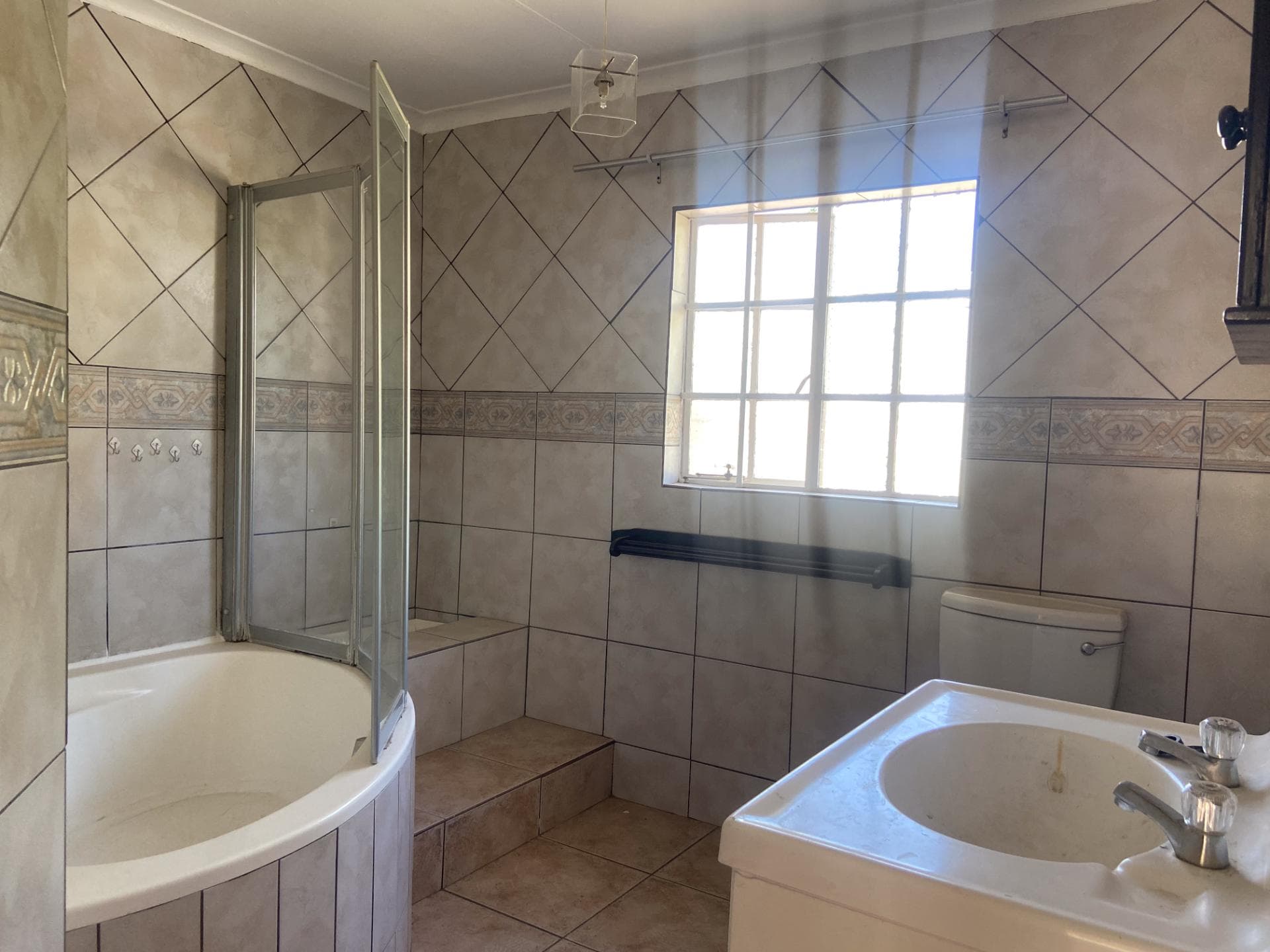 3 Bedroom Townhouse For Sale in Helderkruin, Roodepoort — image 6
