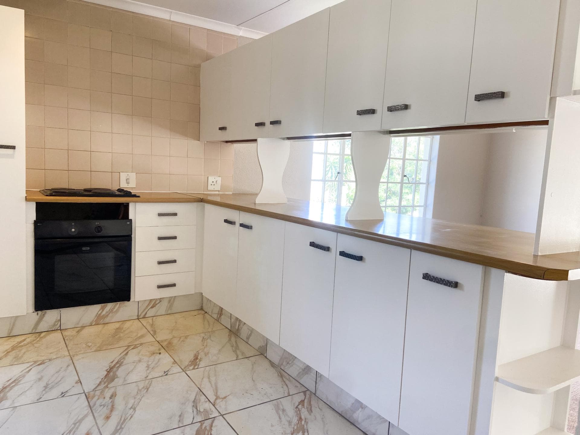 3 Bedroom Townhouse For Sale in Helderkruin, Roodepoort — image 8