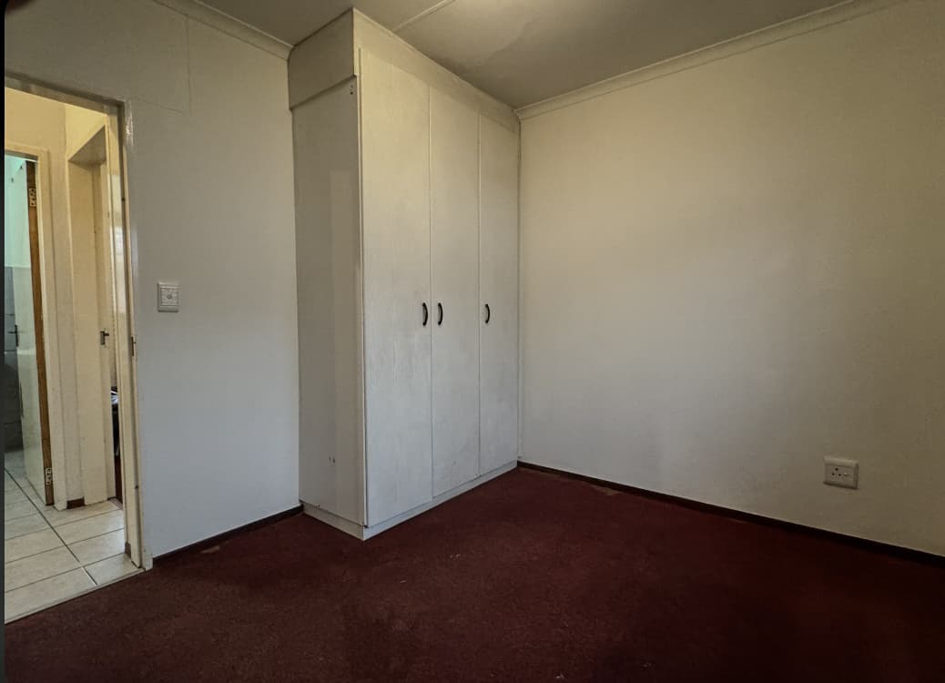 4 Bedroom Townhouse For Sale in Mondeor, Johannesburg — image 11