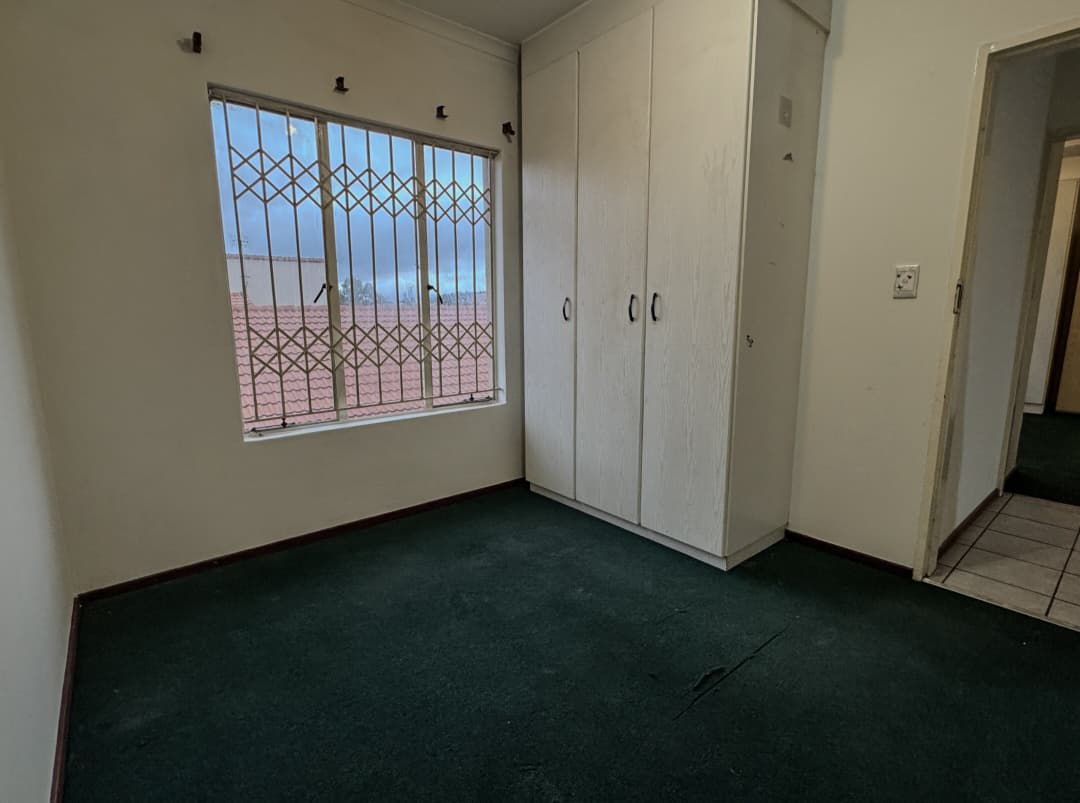 4 Bedroom Townhouse For Sale in Mondeor, Johannesburg — image 14