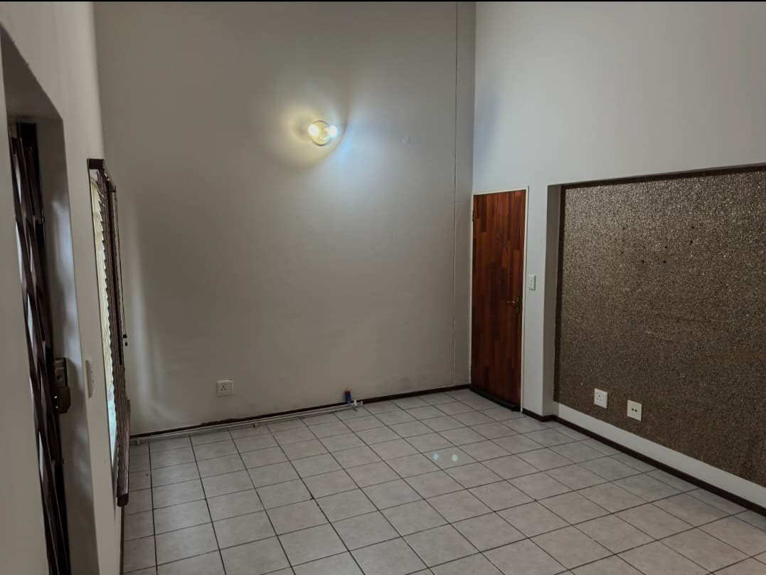 4 Bedroom Townhouse For Sale in Mondeor, Johannesburg — image 4