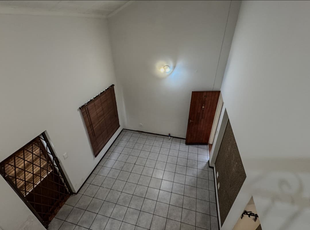 4 Bedroom Townhouse For Sale in Mondeor, Johannesburg — image 7