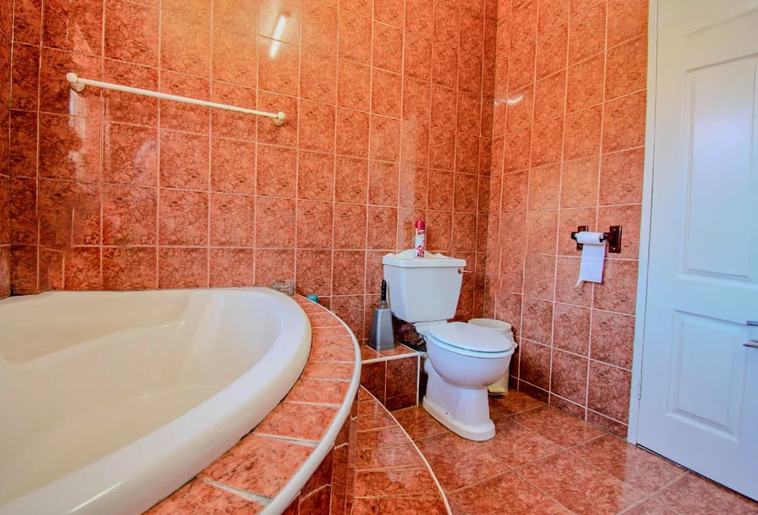 4 Bedroom House For Sale in Mondeor, Johannesburg — image 20