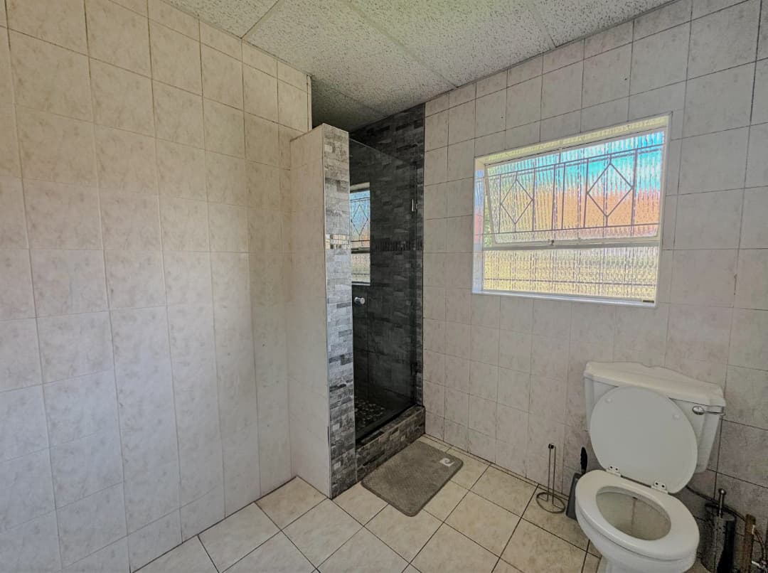 4 Bedroom House For Sale in Mondeor, Johannesburg — image 23