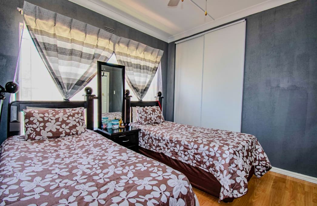 4 Bedroom House For Sale in Mondeor, Johannesburg — image 26