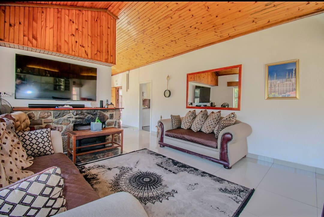 4 Bedroom House For Sale in Mondeor, Johannesburg — image 6