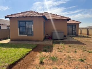 3 Bedroom House For Sale in Westonaria, Westonaria — image 3