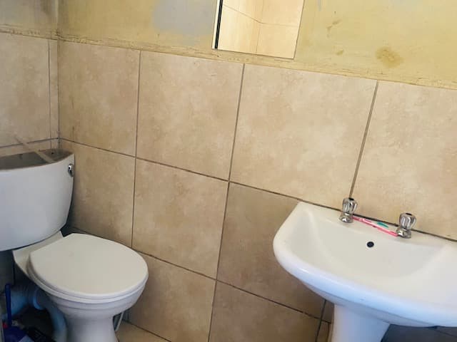 2 Bedroom Apartment / Flat For Sale in Jabulani, Soweto — image 7