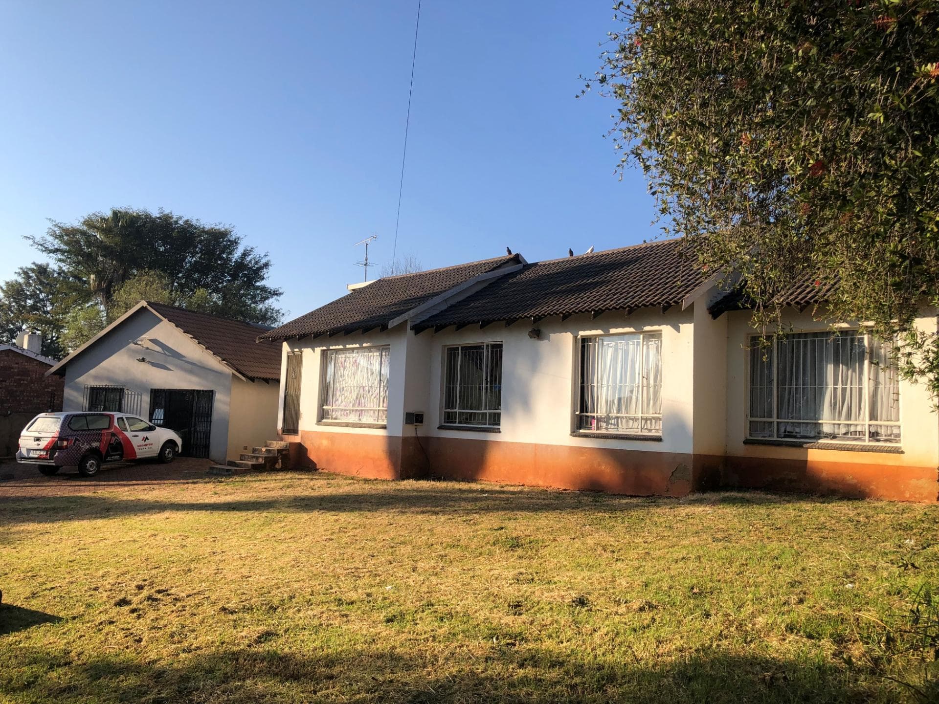 3 Bedroom House For Sale in Strubensvallei, Roodepoort — image 8