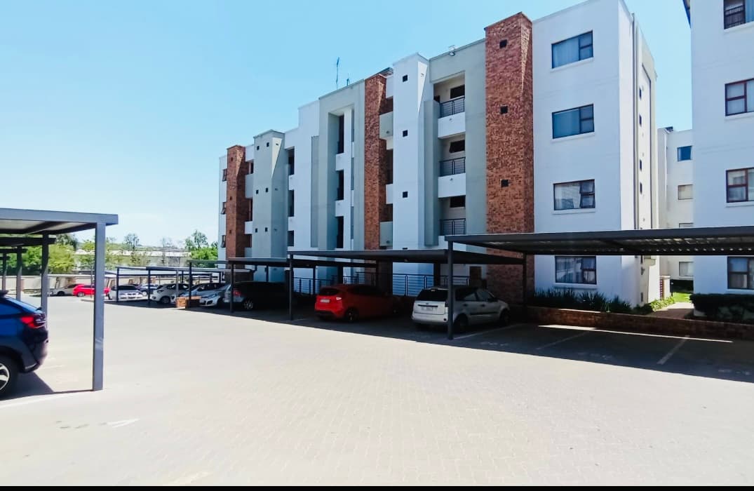 2 Bedroom Apartment / Flat For Sale in Ferndale, Randburg — image 16
