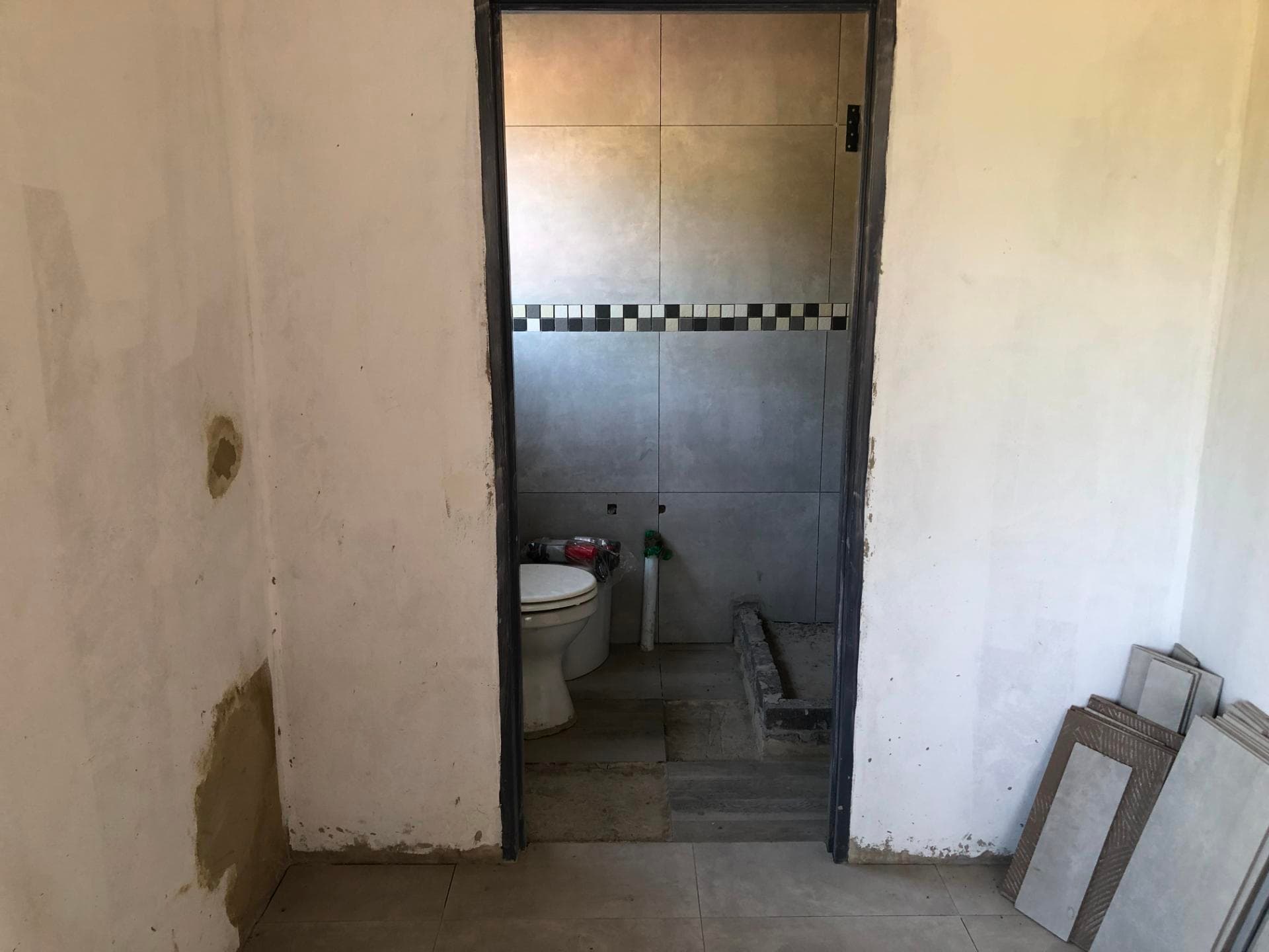 4 Bedroom House For Sale in Strubensvallei, Roodepoort — image 13