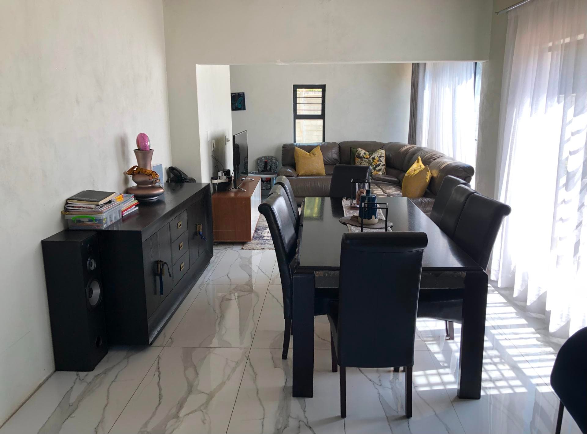 4 Bedroom House For Sale in Strubensvallei, Roodepoort — image 6