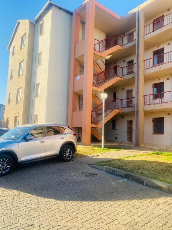 2 Bedroom Apartment / Flat For Sale in Jabulani, Soweto