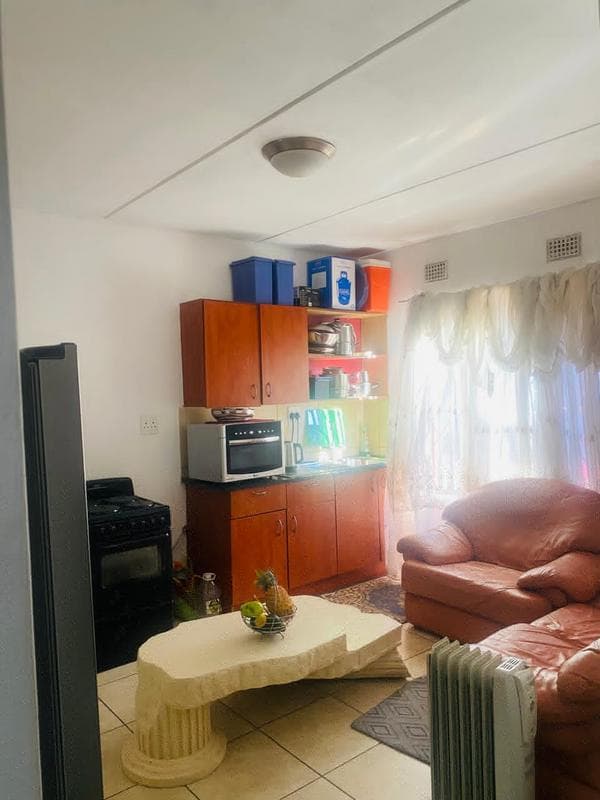 2 Bedroom Apartment / Flat For Sale in Jabulani, Soweto — image 6