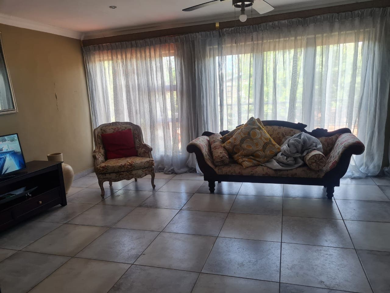 5 Bedroom House To Let in Uitsig, Bloemfontein — image 11