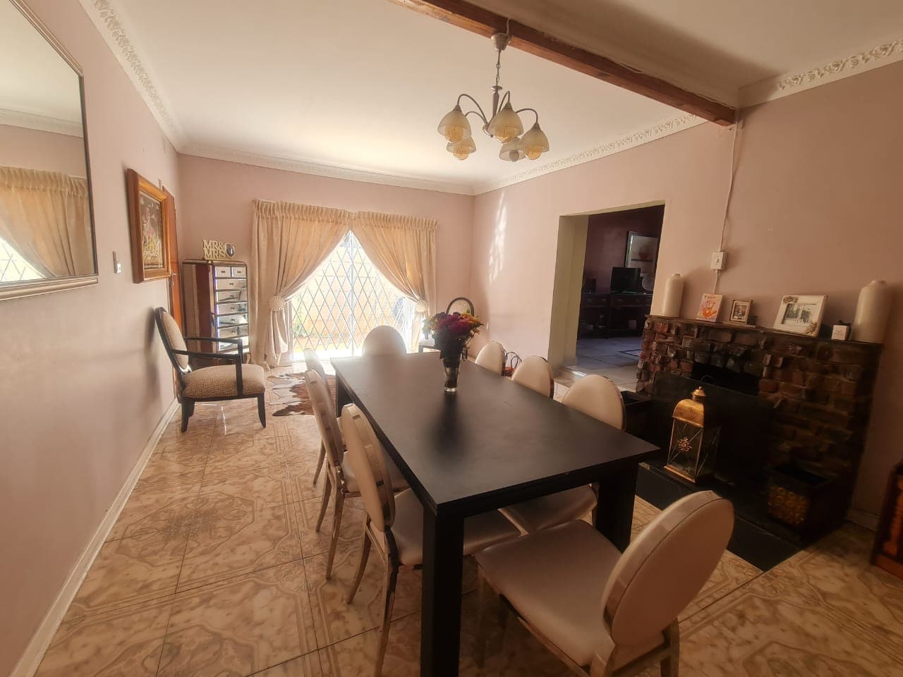 5 Bedroom House To Let in Uitsig, Bloemfontein — image 2