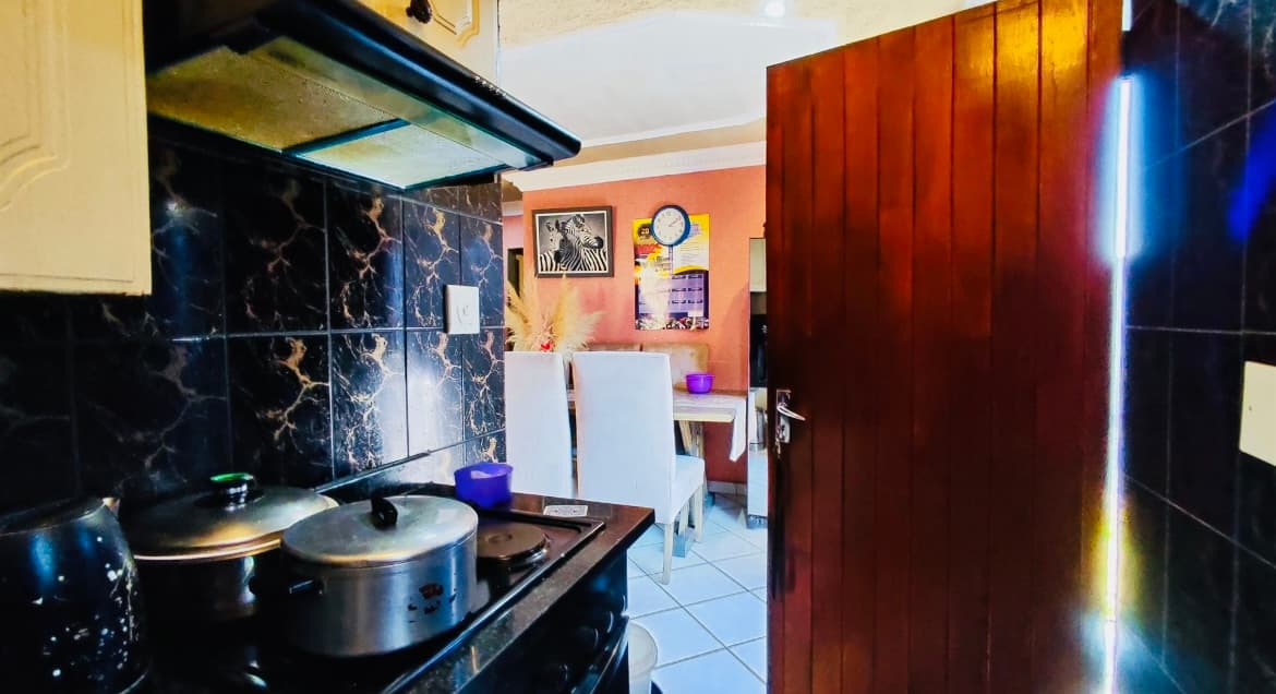 3 Bedroom House For Sale in Windmill Park, Boksburg — image 15