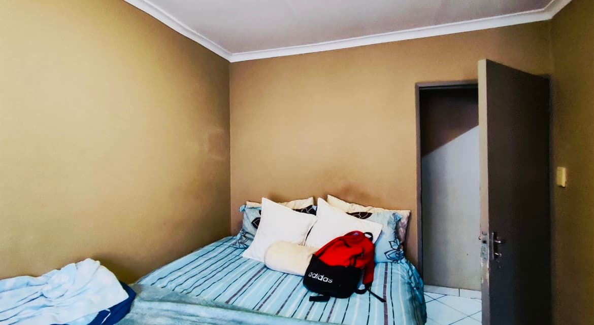 3 Bedroom House For Sale in Windmill Park, Boksburg — image 3