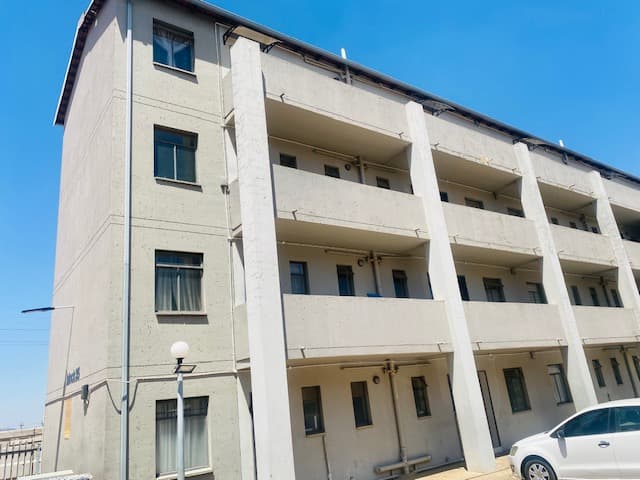 2 Bedroom Apartment / Flat For Sale in Jabulani, Soweto