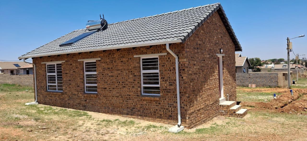 2 Bedroom House For Sale in Lenasia South, Johannesburg