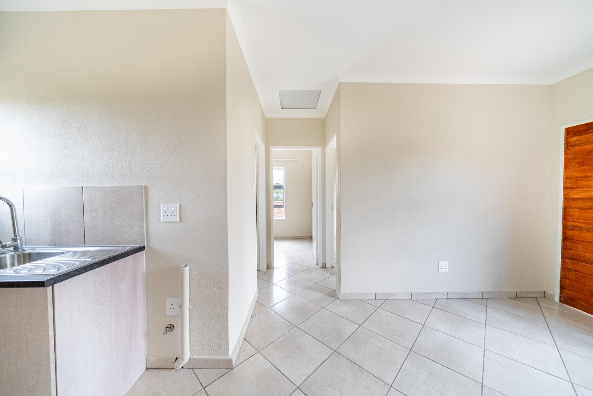 2 Bedroom House For Sale in Lenasia South, Johannesburg — image 6