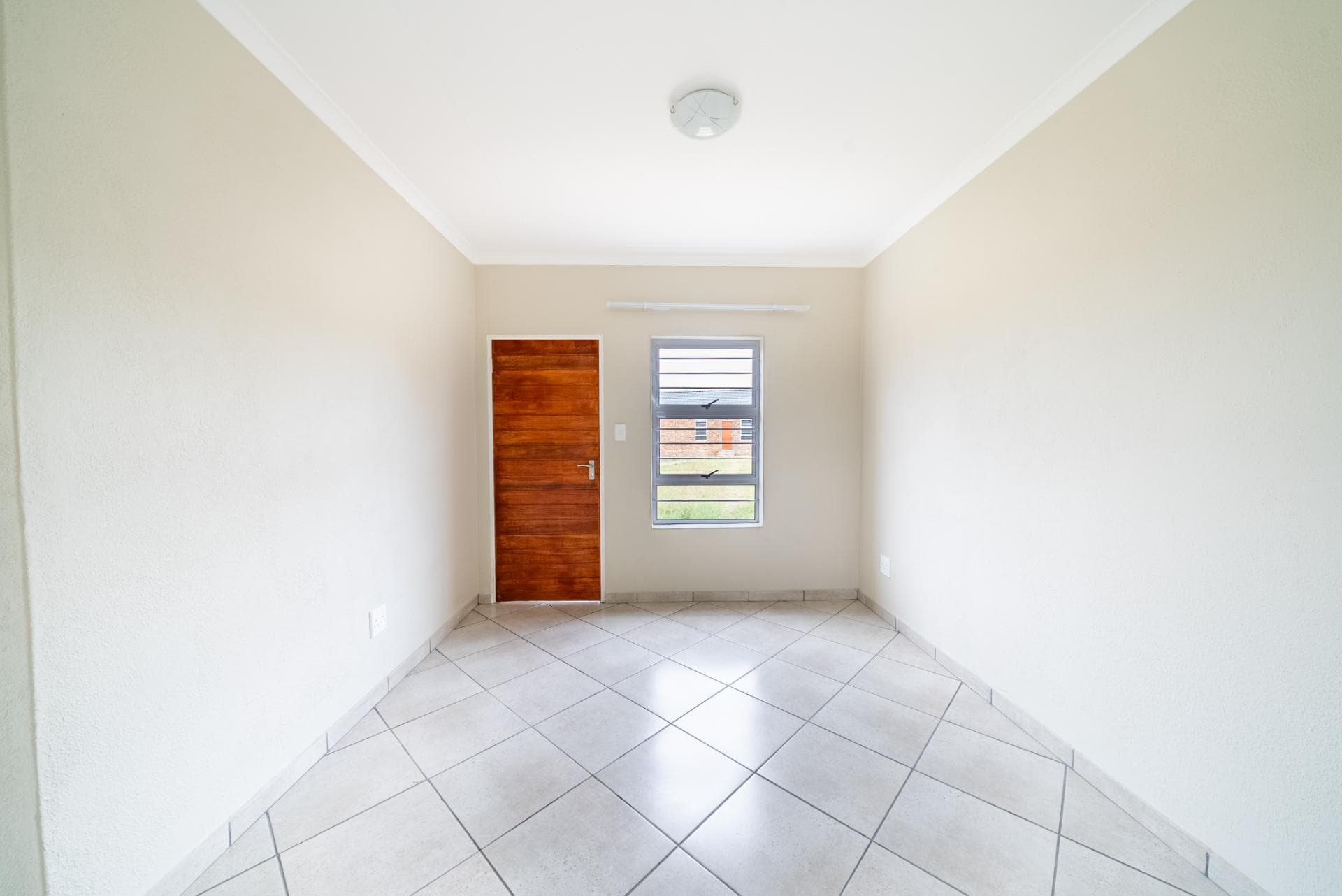 2 Bedroom House For Sale in Lenasia South, Johannesburg — image 7