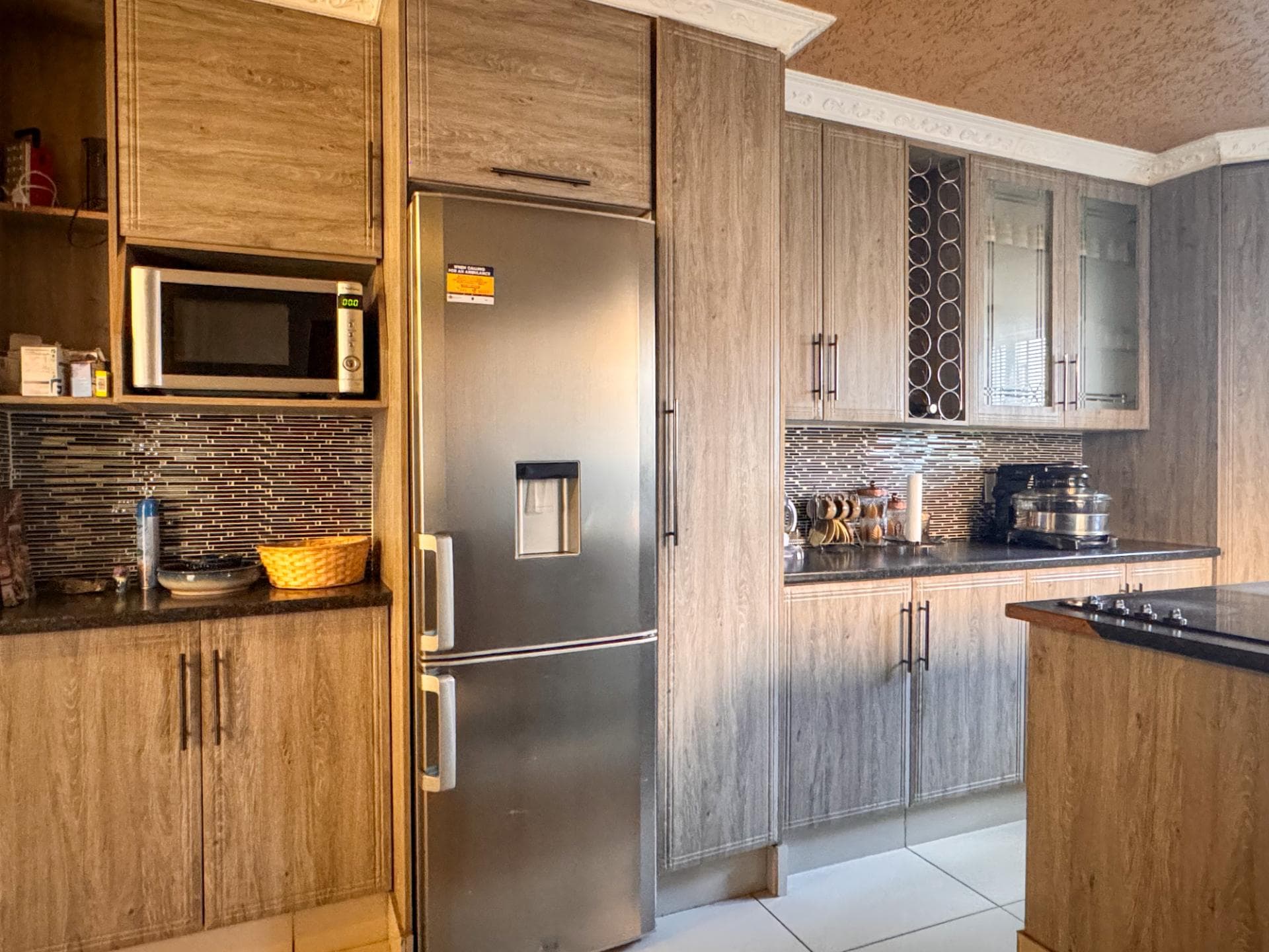 4 Bedroom House For Sale in Hospital View, Kagiso — image 10