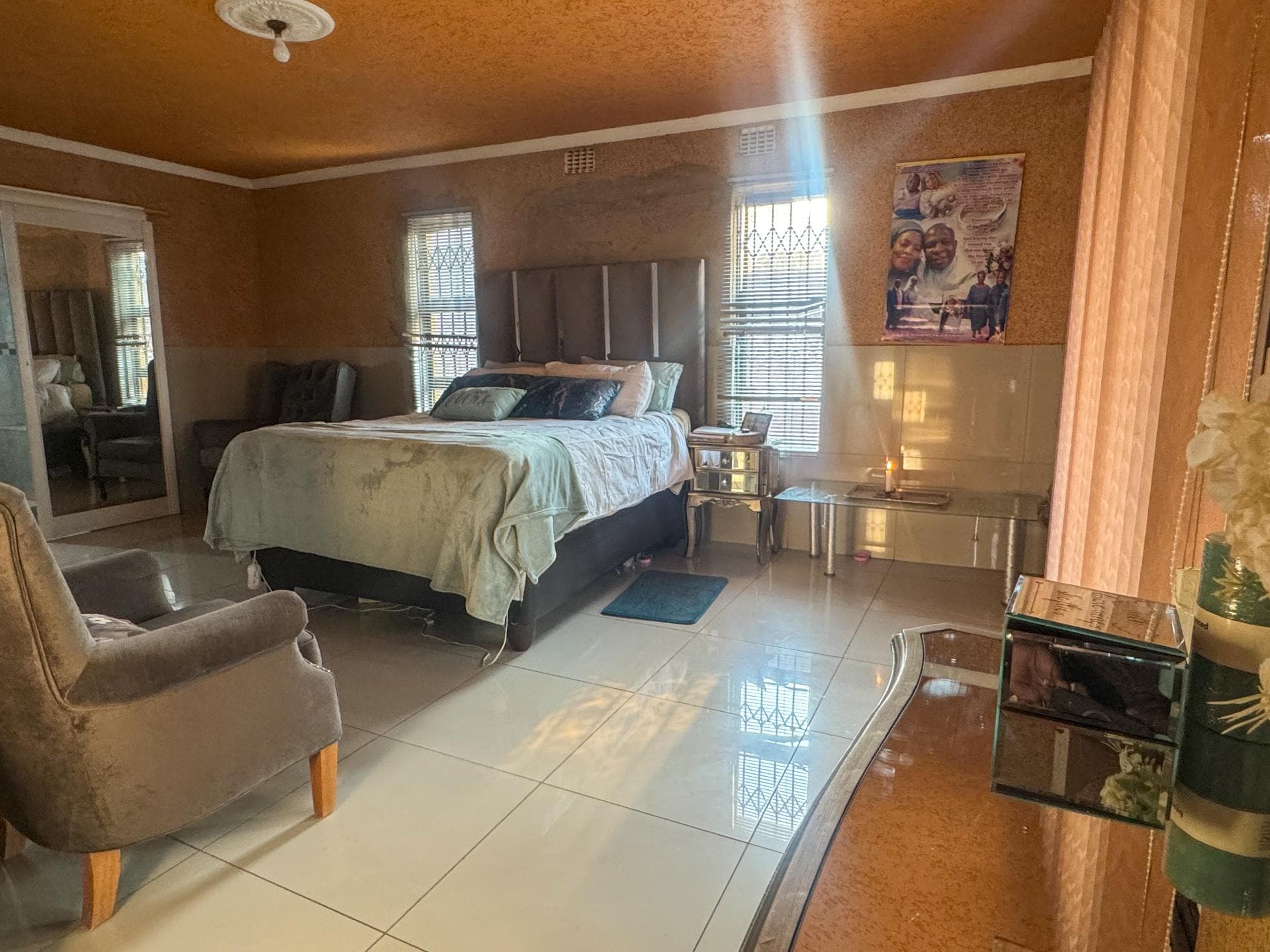 4 Bedroom House For Sale in Hospital View, Kagiso — image 19