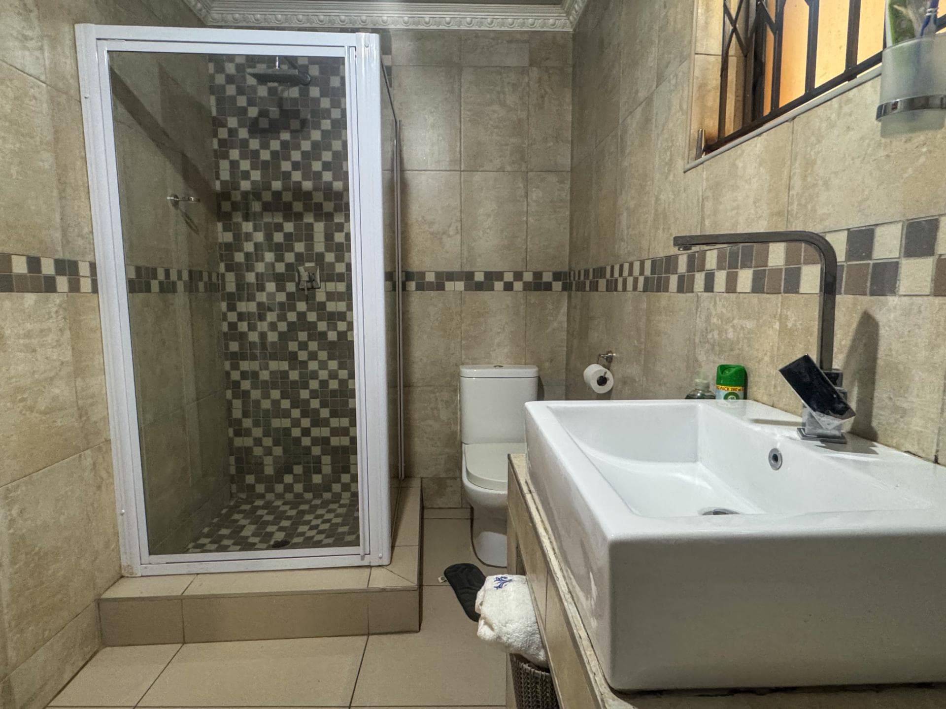 4 Bedroom House For Sale in Hospital View, Kagiso — image 22