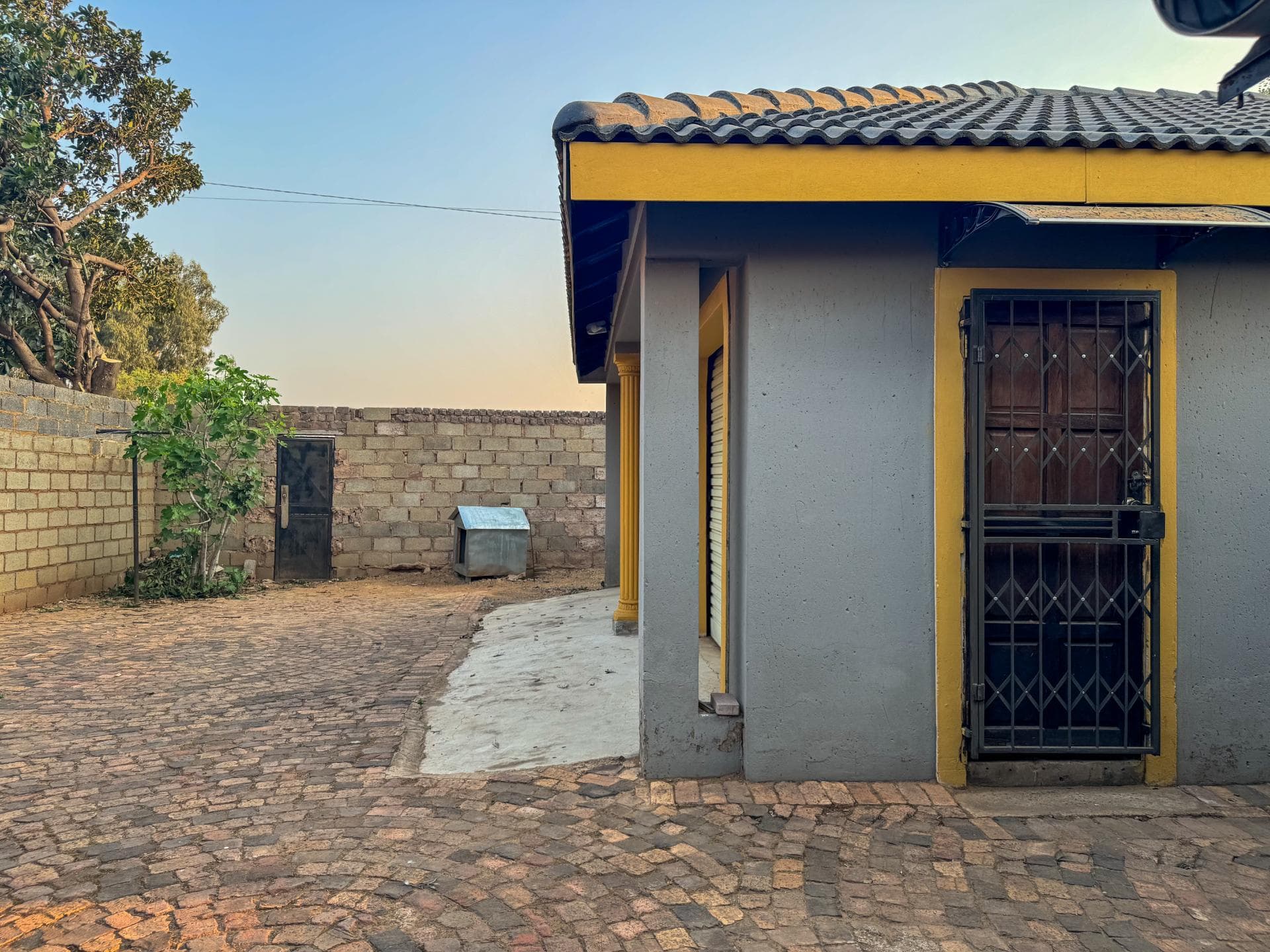 4 Bedroom House For Sale in Hospital View, Kagiso — image 27