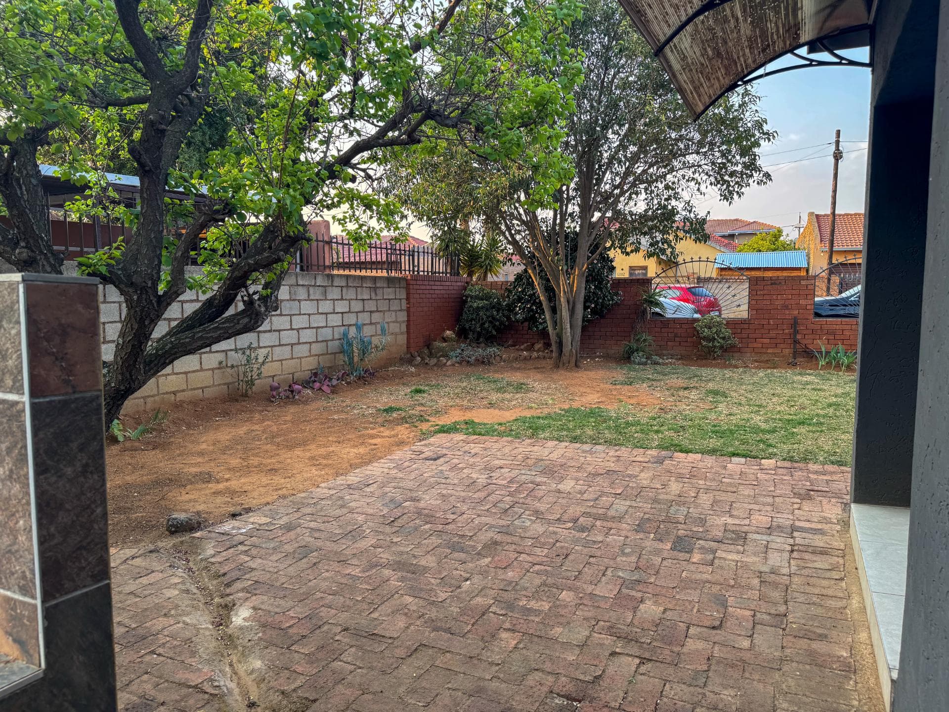 4 Bedroom House For Sale in Hospital View, Kagiso — image 5
