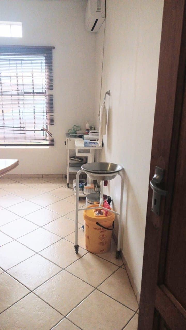 3 Bedroom House For Sale in Vosloorus, Vosloorus — image 5