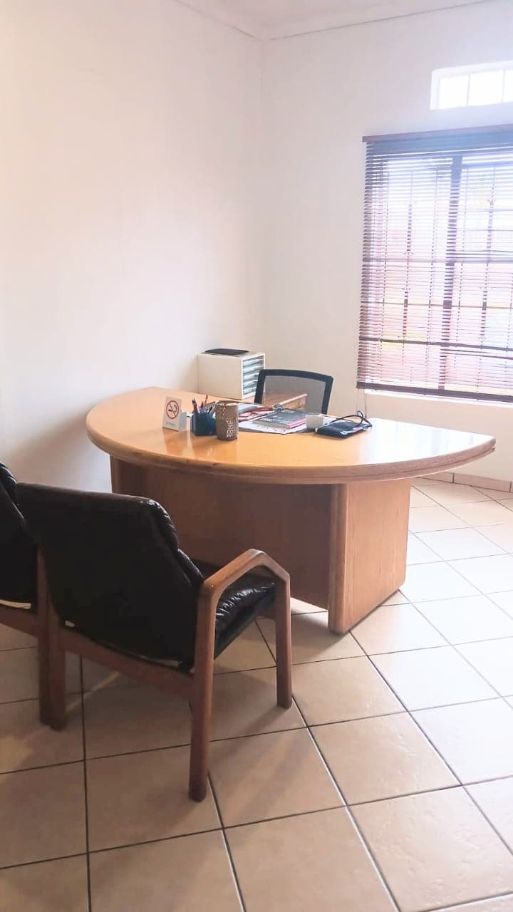 3 Bedroom House For Sale in Vosloorus, Vosloorus — image 8