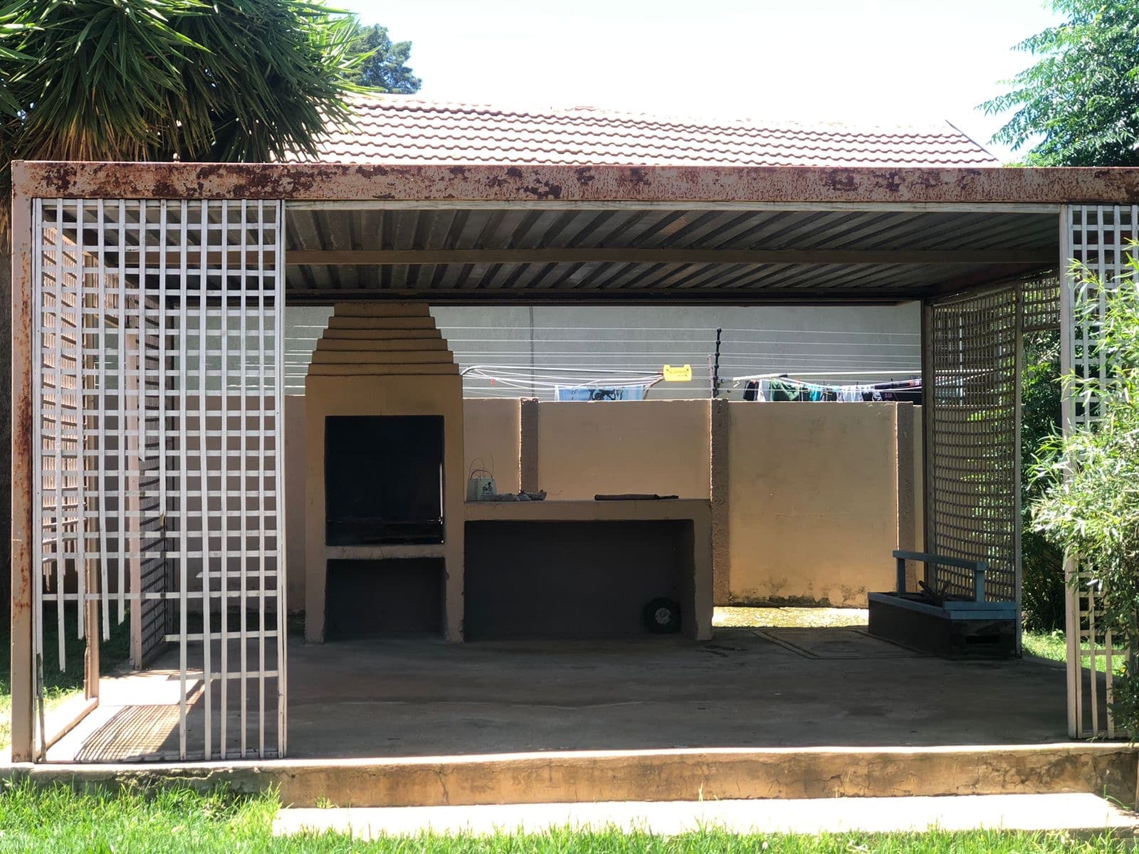 4 Bedroom House For Sale in Allen's Nek, Roodepoort — image 16