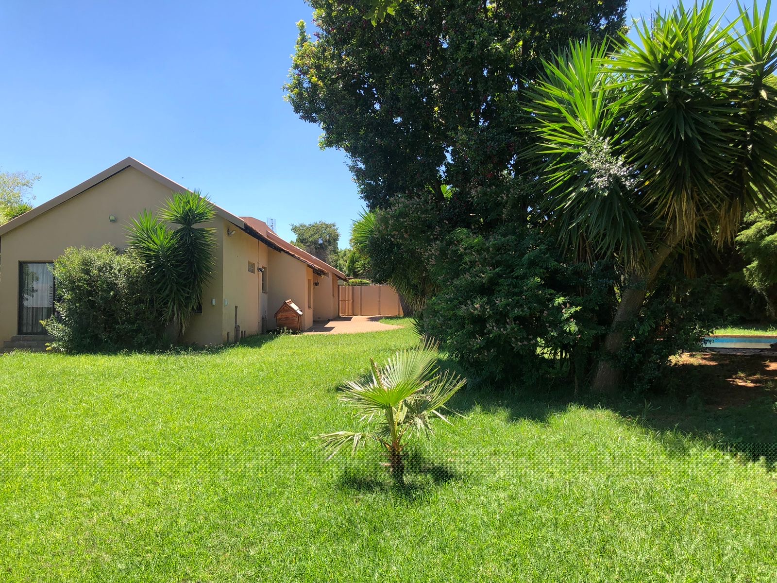 4 Bedroom House For Sale in Allen's Nek, Roodepoort — image 18