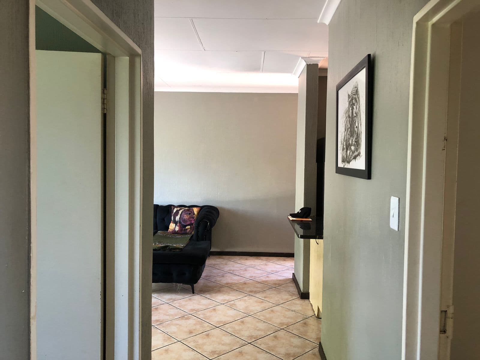 2 Bedroom House For Sale in Wilgeheuwel, Roodepoort — image 11